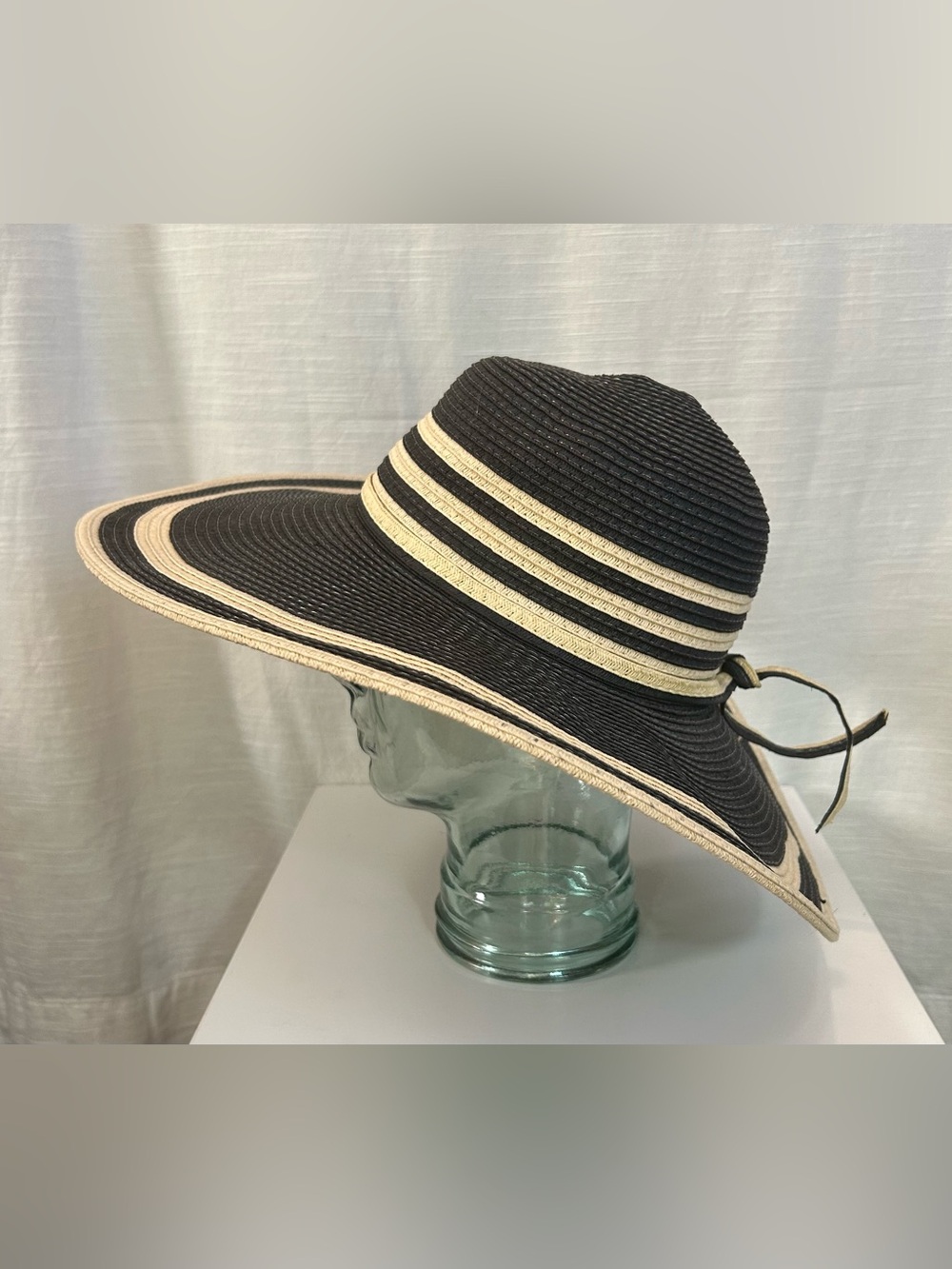Umi Black and Cream Wide-Brim Sun Hat with Striped Band‎